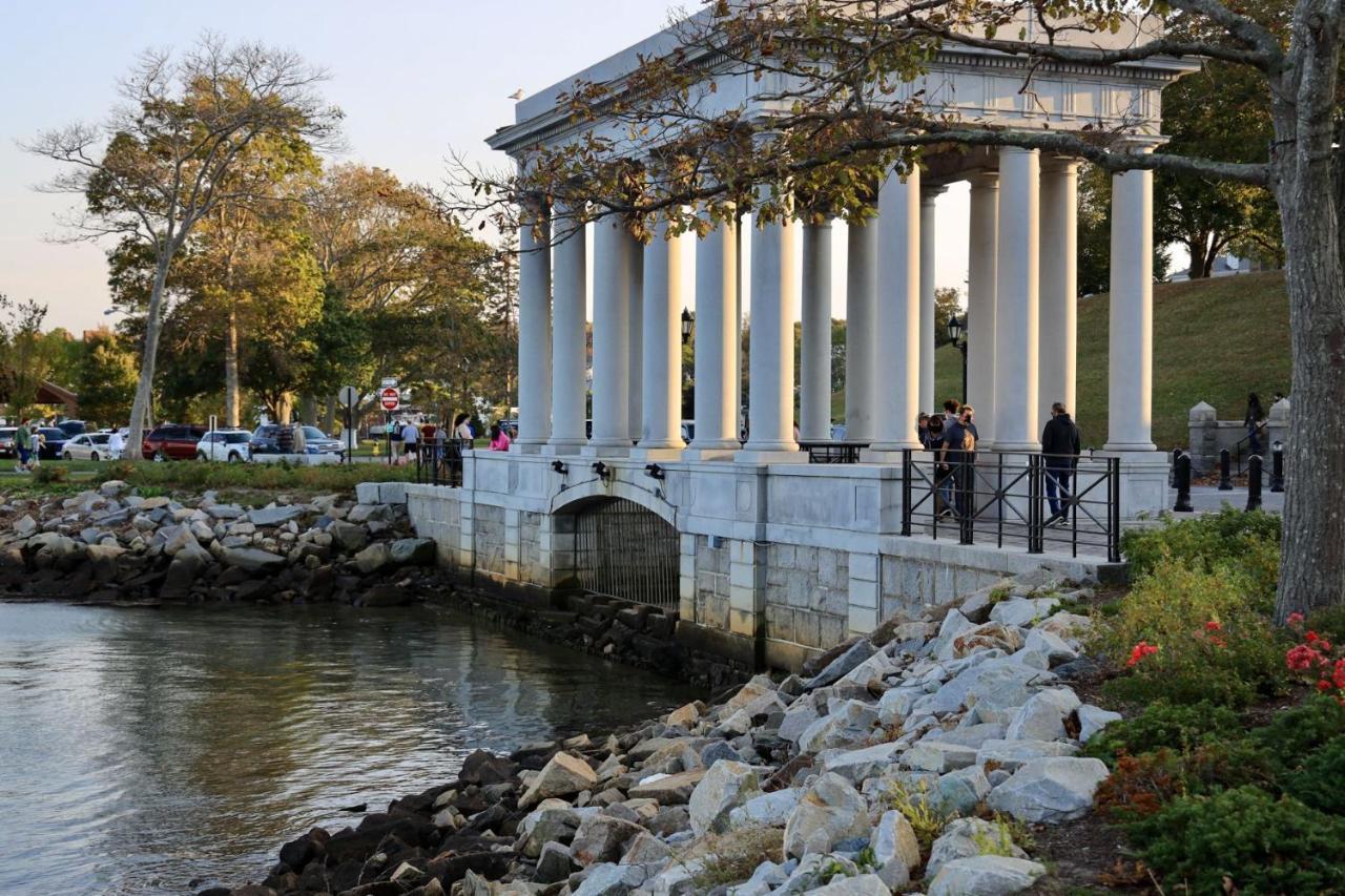 Harbourtown Suites On Plymouth Harbor מראה חיצוני תמונה